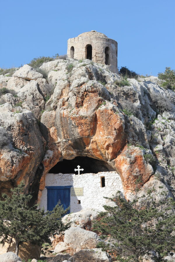 Kościół w skale - Saint Saranta